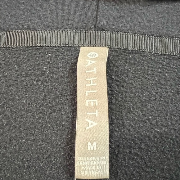 Athleta Purana Wrap Sweatshirt Black Size Medium Pockets Tumb-hole  Oversized - Picture 5 of 11